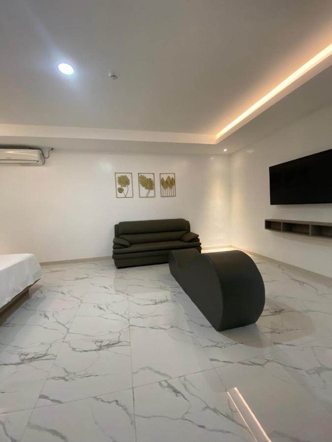 Reddoorz @ Maganda Drive In Hotel Pampanga Angeles Exterior photo